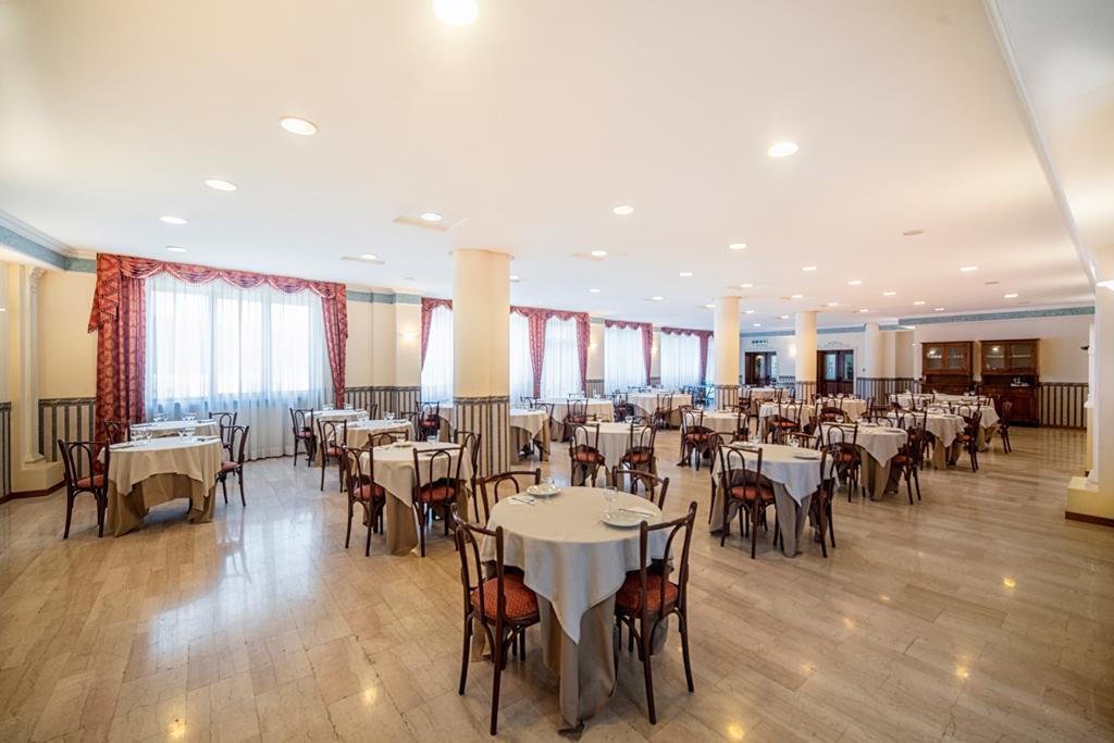 Hotel Italia & Lombardi มอนเตเฟียสโกเน ภายนอก รูปภาพ