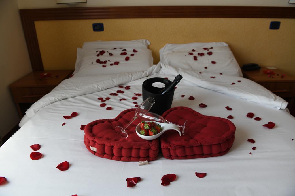 Hotel Italia & Lombardi มอนเตเฟียสโกเน ภายนอก รูปภาพ