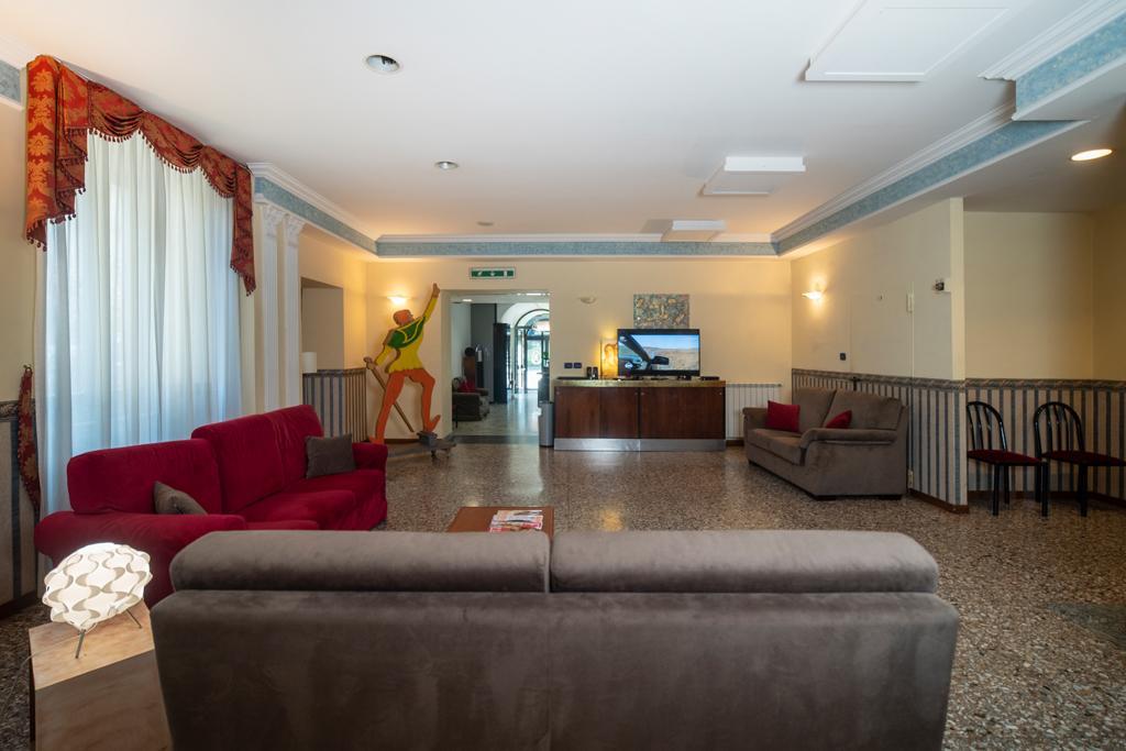 Hotel Italia & Lombardi มอนเตเฟียสโกเน ภายนอก รูปภาพ