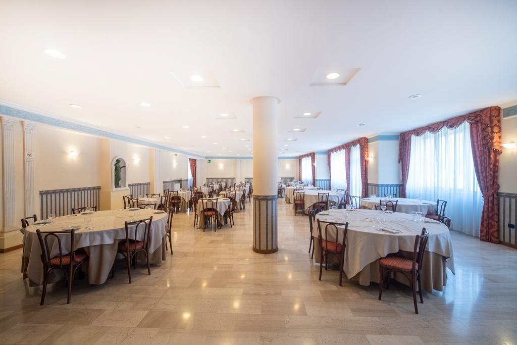 Hotel Italia & Lombardi มอนเตเฟียสโกเน ภายนอก รูปภาพ