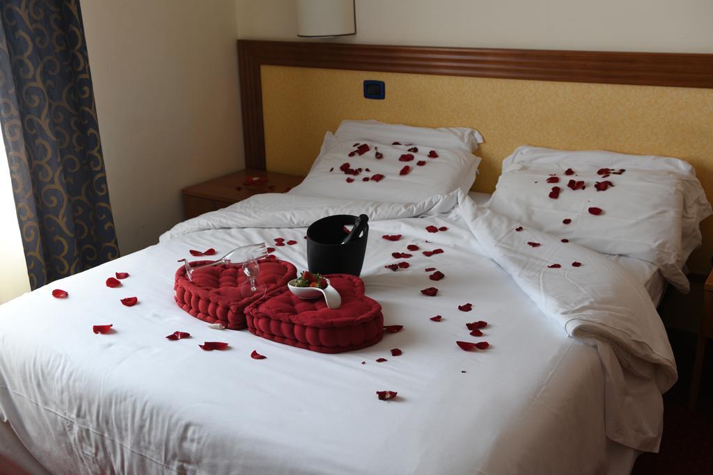 Hotel Italia & Lombardi มอนเตเฟียสโกเน ภายนอก รูปภาพ